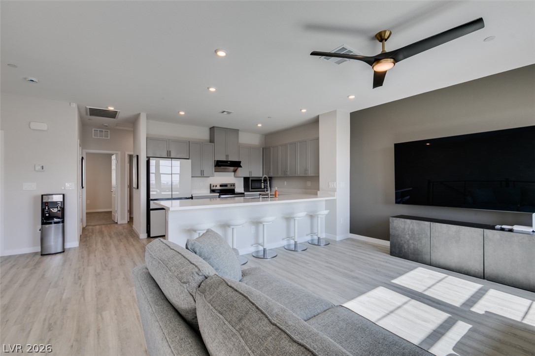 5618 Beguiling Falls Street Las Vegas NV 89148
