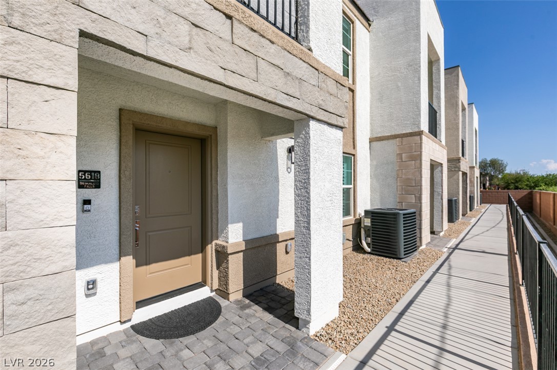 5618 Beguiling Falls Street Las Vegas NV 89148