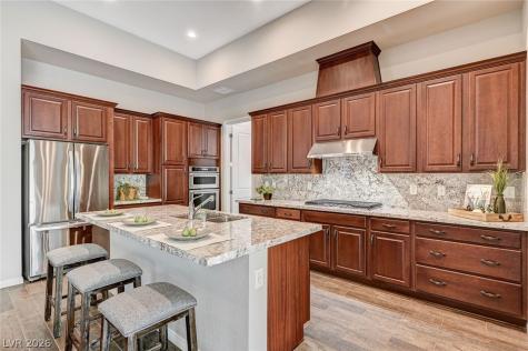 6803 Regency Crest Avenue Las Vegas NV 89148