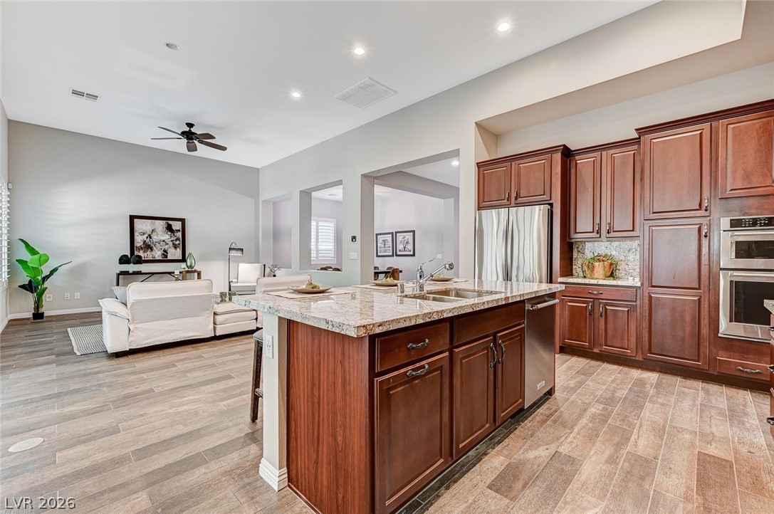 6803 Regency Crest Avenue Las Vegas NV 89148