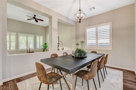 6803 Regency Crest Avenue Las Vegas NV 89148