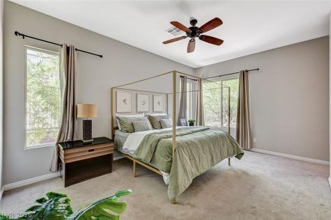 6803 Regency Crest Avenue Las Vegas NV 89148
