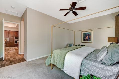 6803 Regency Crest Avenue Las Vegas NV 89148