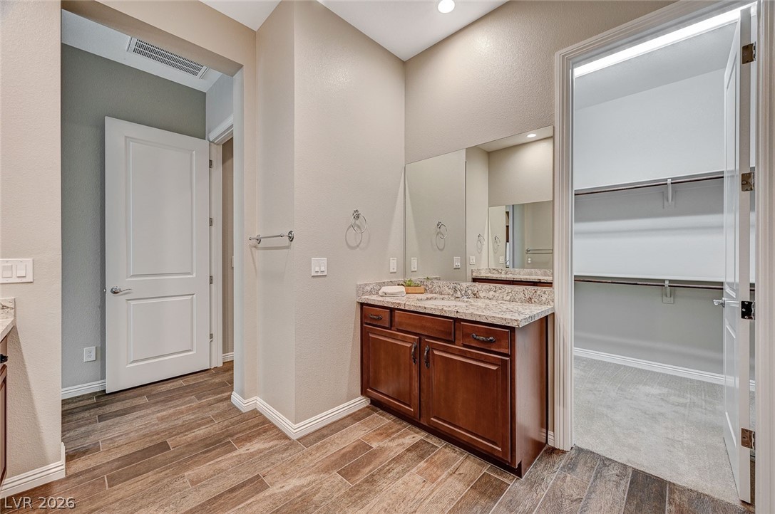 6803 Regency Crest Avenue Las Vegas NV 89148