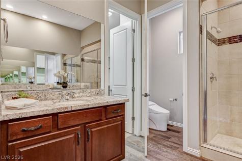 6803 Regency Crest Avenue Las Vegas NV 89148