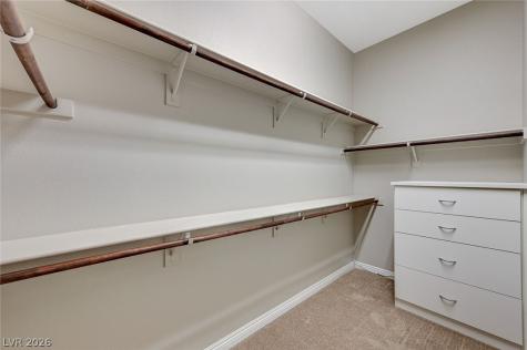 6803 Regency Crest Avenue Las Vegas NV 89148
