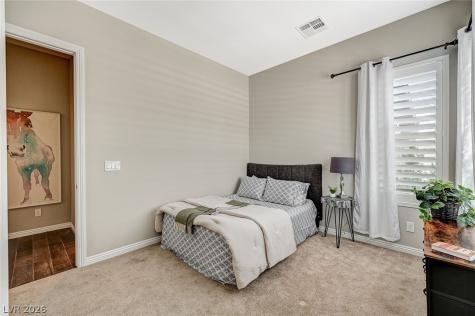 6803 Regency Crest Avenue Las Vegas NV 89148