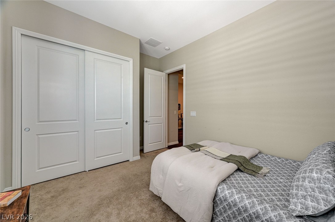 6803 Regency Crest Avenue Las Vegas NV 89148