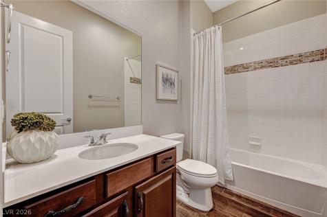 6803 Regency Crest Avenue Las Vegas NV 89148