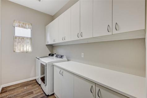 6803 Regency Crest Avenue Las Vegas NV 89148