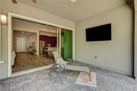 6803 Regency Crest Avenue Las Vegas NV 89148