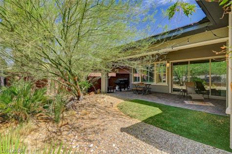 6803 Regency Crest Avenue Las Vegas NV 89148