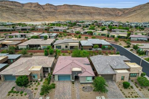 6803 Regency Crest Avenue Las Vegas NV 89148