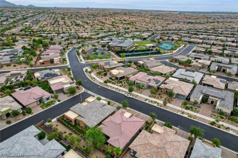 6803 Regency Crest Avenue Las Vegas NV 89148