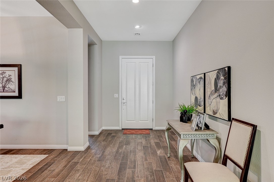 6803 Regency Crest Avenue Las Vegas NV 89148