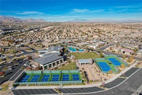 6803 Regency Crest Avenue Las Vegas NV 89148
