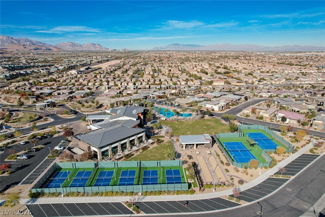 6803 Regency Crest Avenue Las Vegas NV 89148