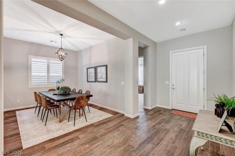 6803 Regency Crest Avenue Las Vegas NV 89148