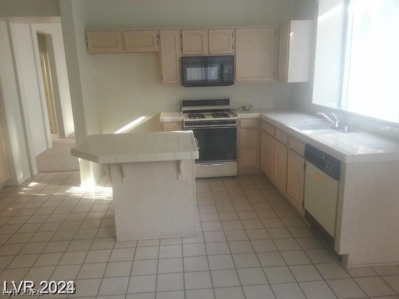 133 Mclaren Street Henderson NV 89074