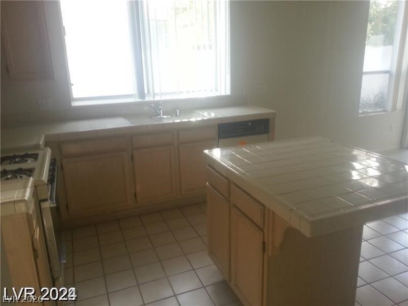 133 Mclaren Street Henderson NV 89074