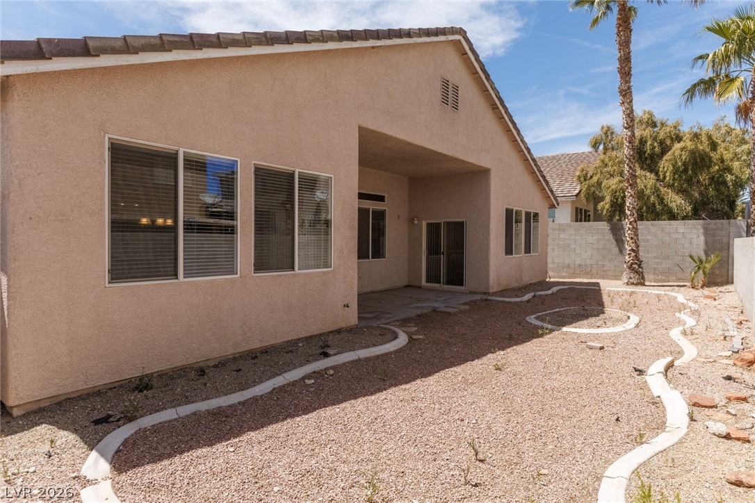 8916 Loggers Mill Avenue Las Vegas NV 89143