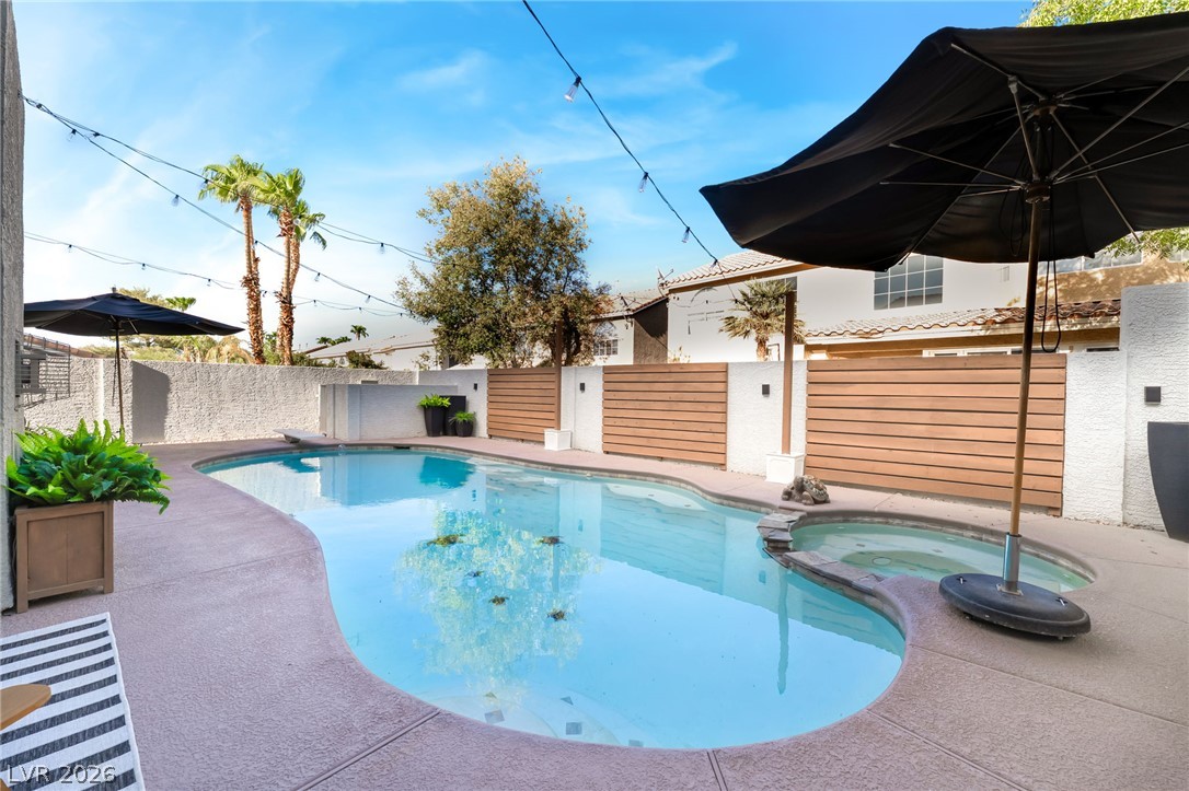 6 Oak Hollow Court Henderson NV 89074