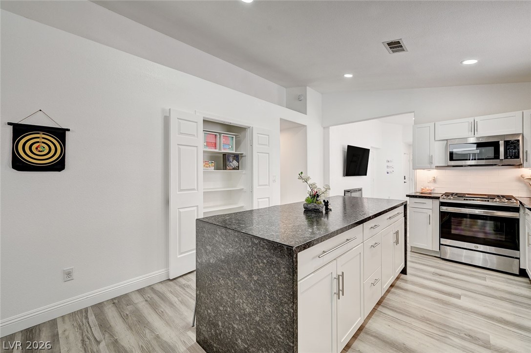 8127 Chambersberg Street Las Vegas NV 89147