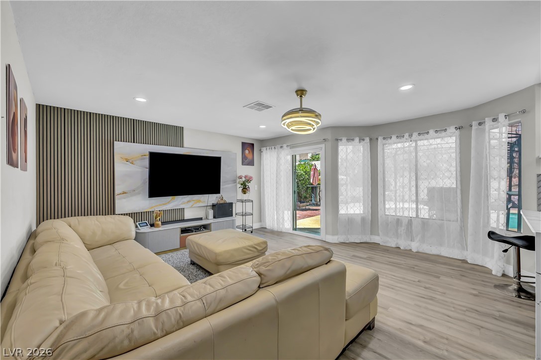 2913 Whispering Wind Drive Las Vegas NV 89117