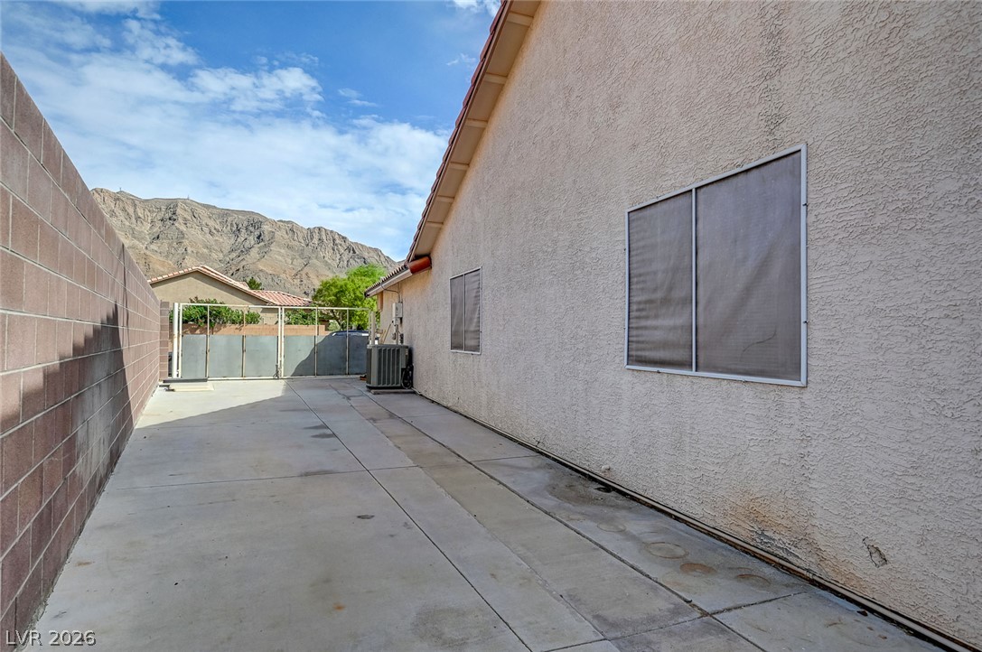 1221 Blazing Sand Street Las Vegas NV 89110
