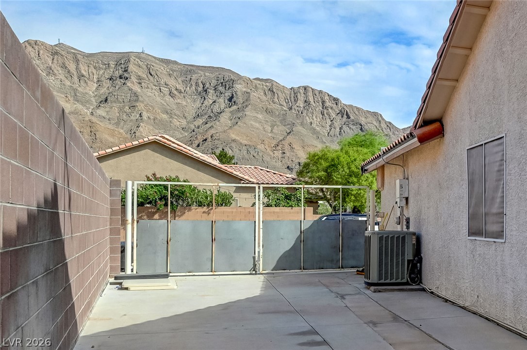 1221 Blazing Sand Street Las Vegas NV 89110
