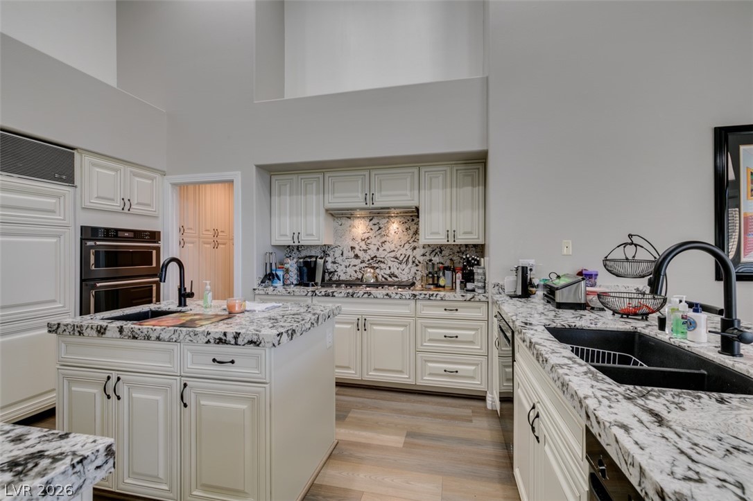 2016 Bay Hill Drive Las Vegas NV 89117