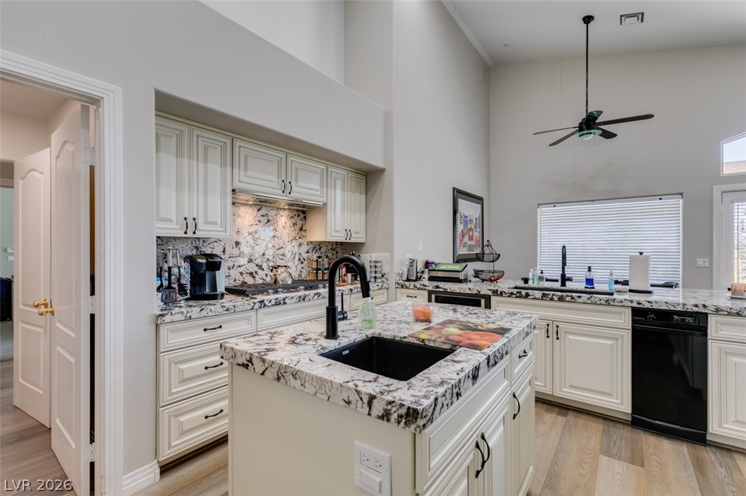 2016 Bay Hill Drive Las Vegas NV 89117