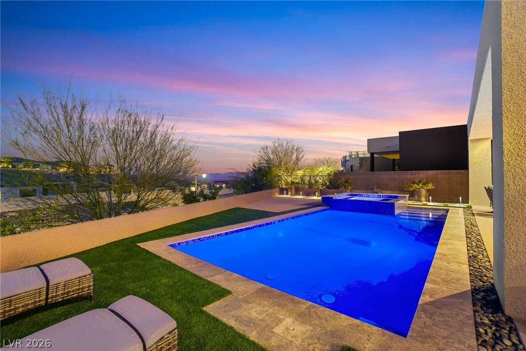 16 Canyon Shores Place Henderson NV 89011