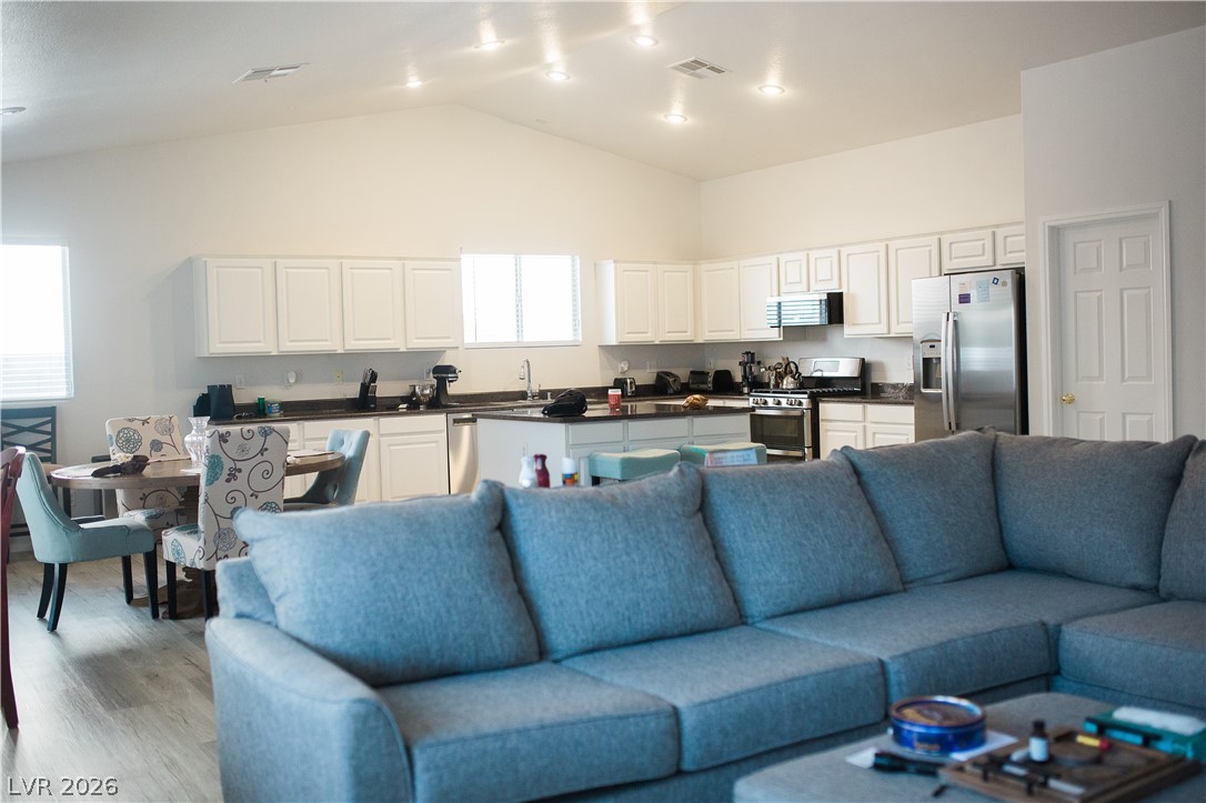 517 Pearberry Avenue Las Vegas NV 89183