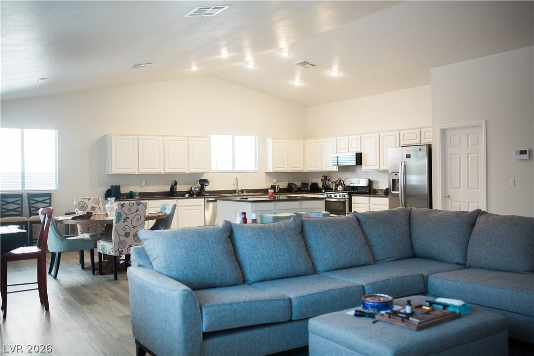 517 Pearberry Avenue Las Vegas NV 89183