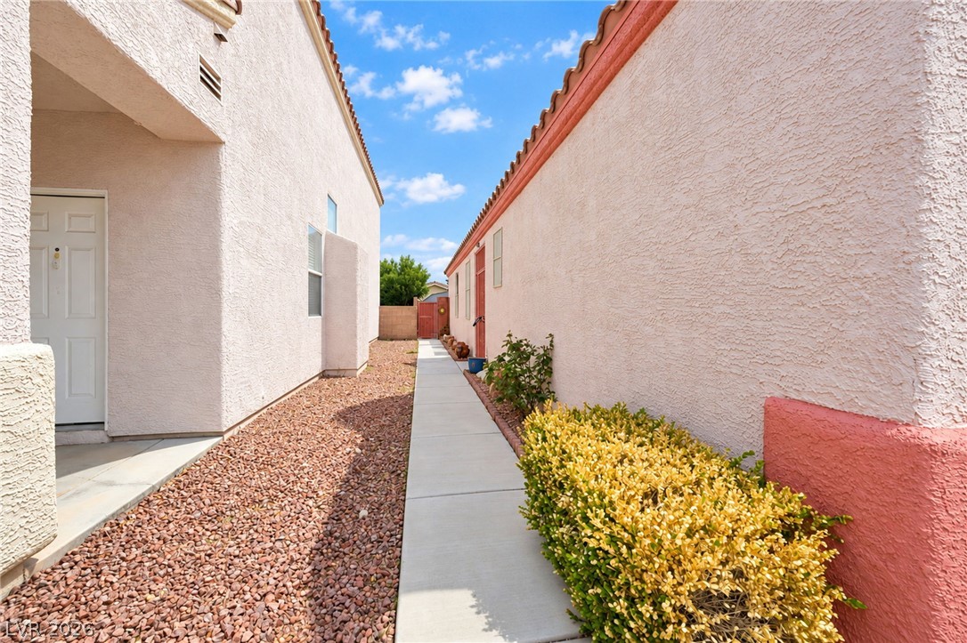 9474 Descending Creek Street Las Vegas NV 89123