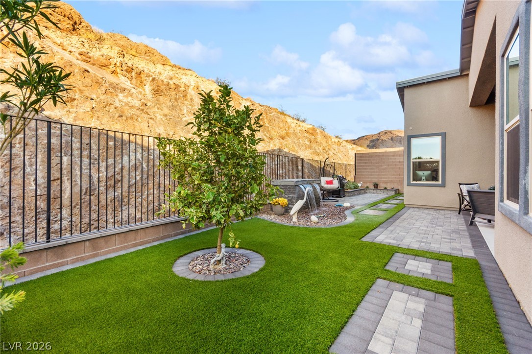 1948 Regal Bluff Drive Henderson NV 89052