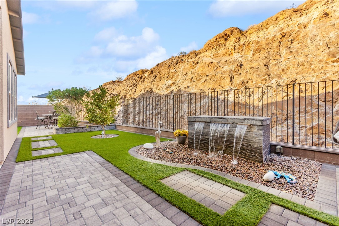 1948 Regal Bluff Drive Henderson NV 89052