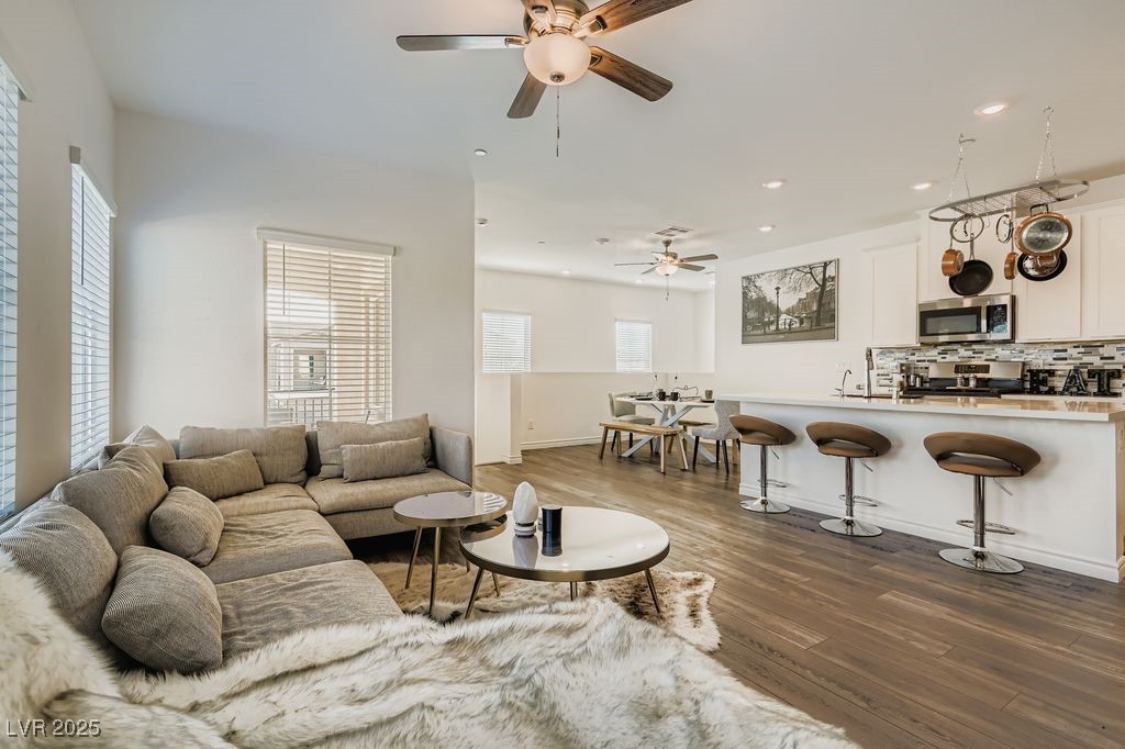 275 Callen Falls Avenue 2125 Henderson NV 89011
