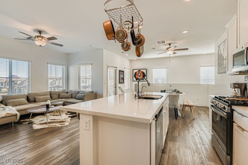 275 Callen Falls Avenue 2125 Henderson NV 89011