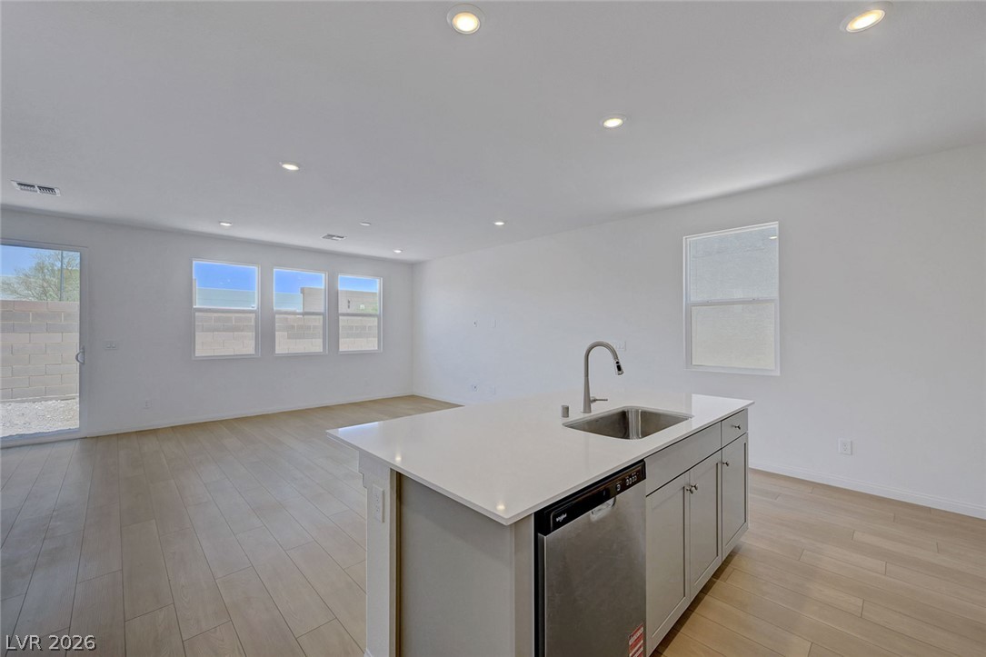 7086 Parkallen Avenue Las Vegas NV 89113