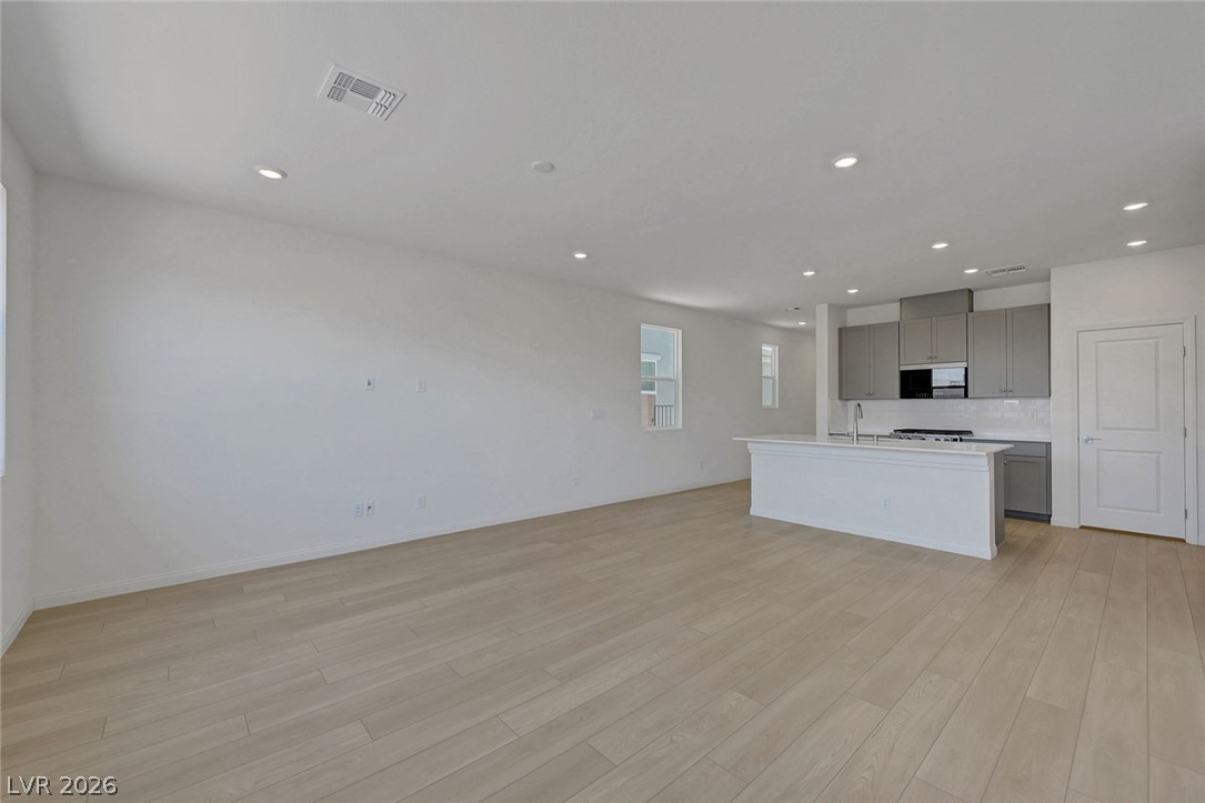 7086 Parkallen Avenue Las Vegas NV 89113