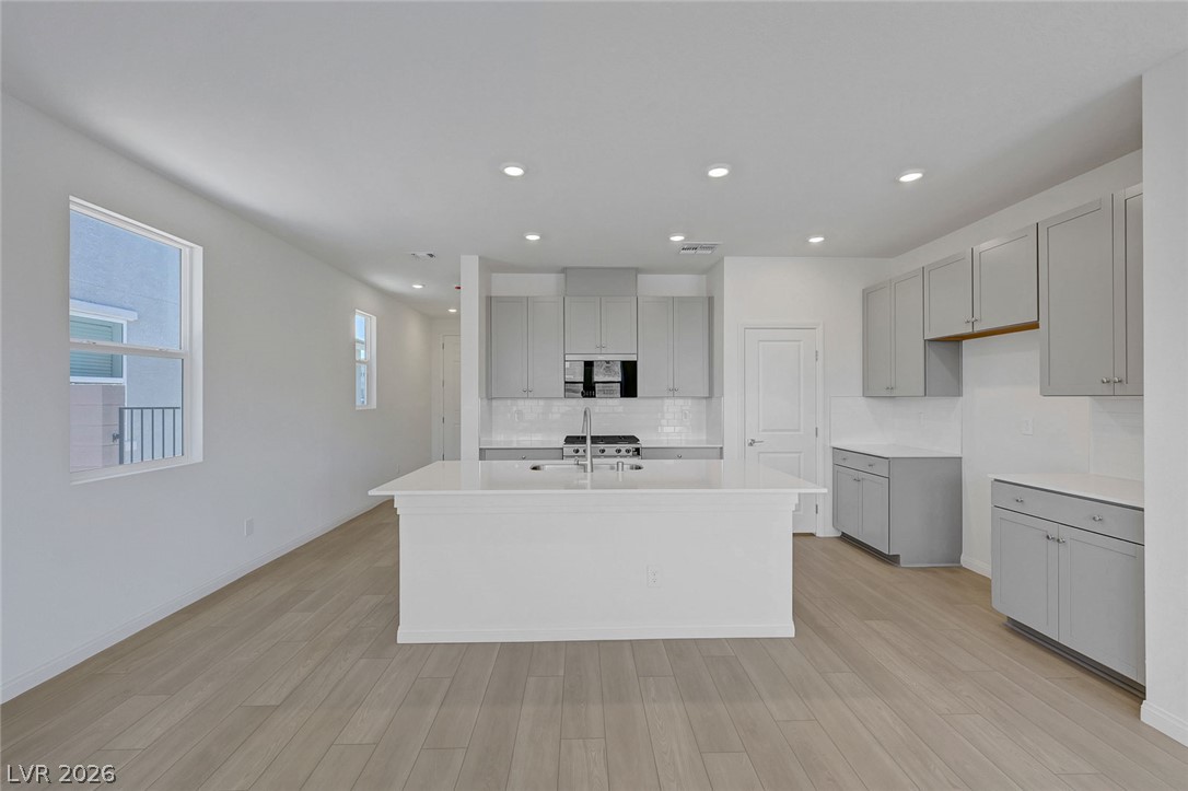 7086 Parkallen Avenue Las Vegas NV 89113