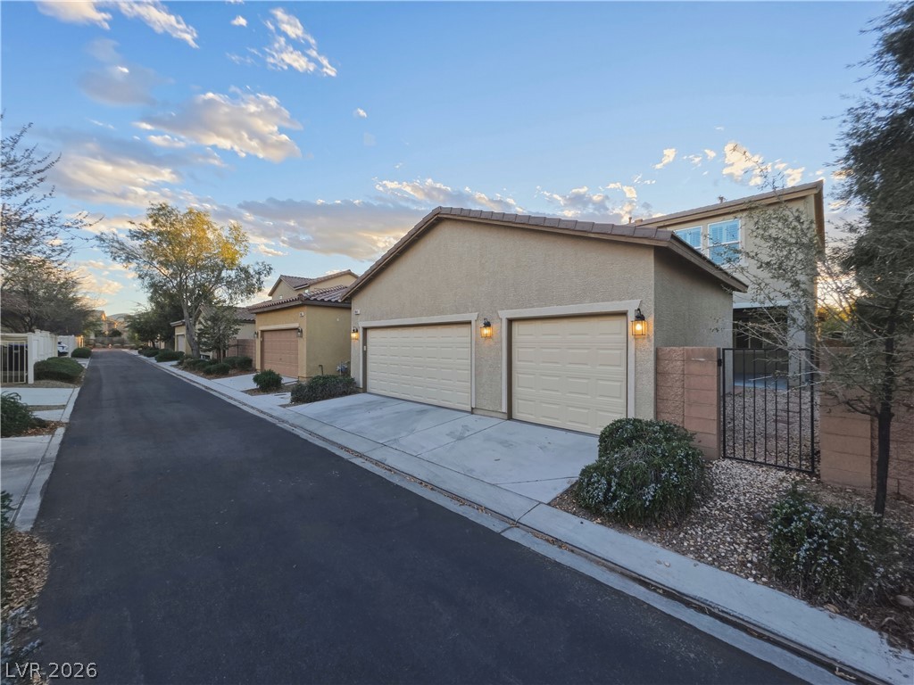 2064 Thames View Street Henderson NV 89044