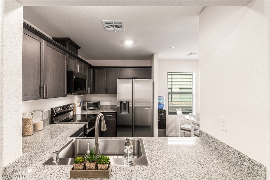 2829 Champagne Gold Avenue North Las Vegas NV 89086