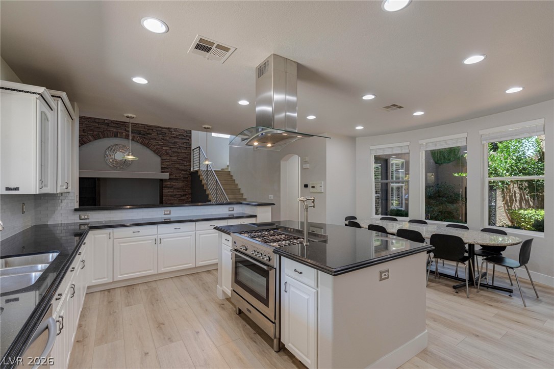 300 Kingsclear Court Las Vegas NV 89145
