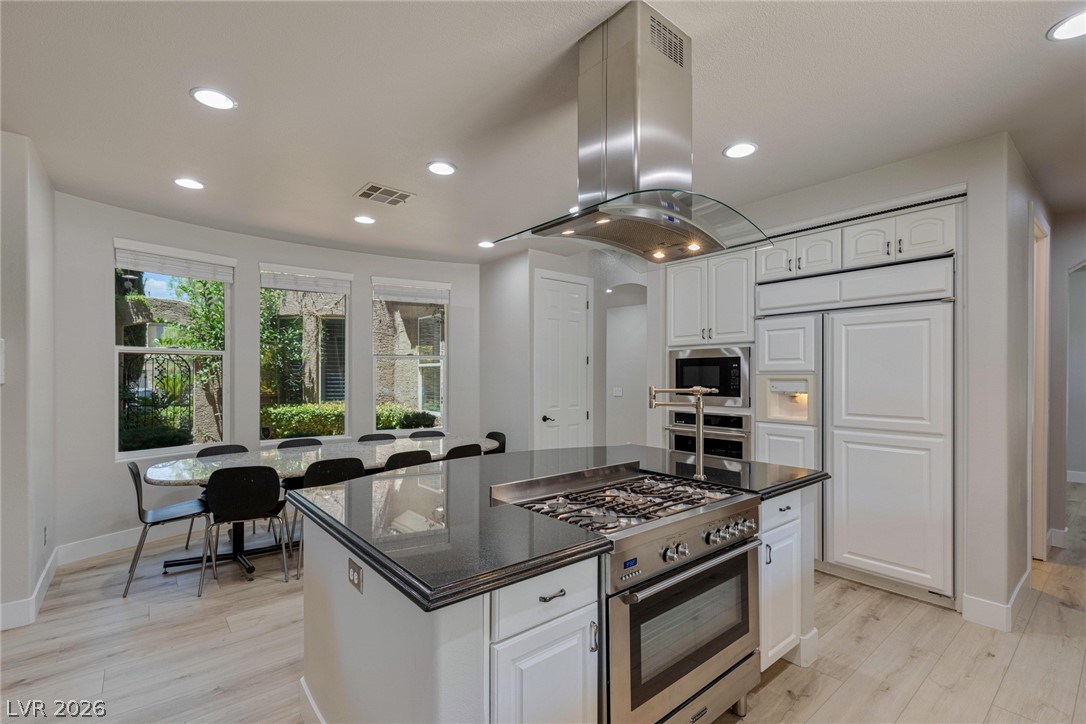 300 Kingsclear Court Las Vegas NV 89145