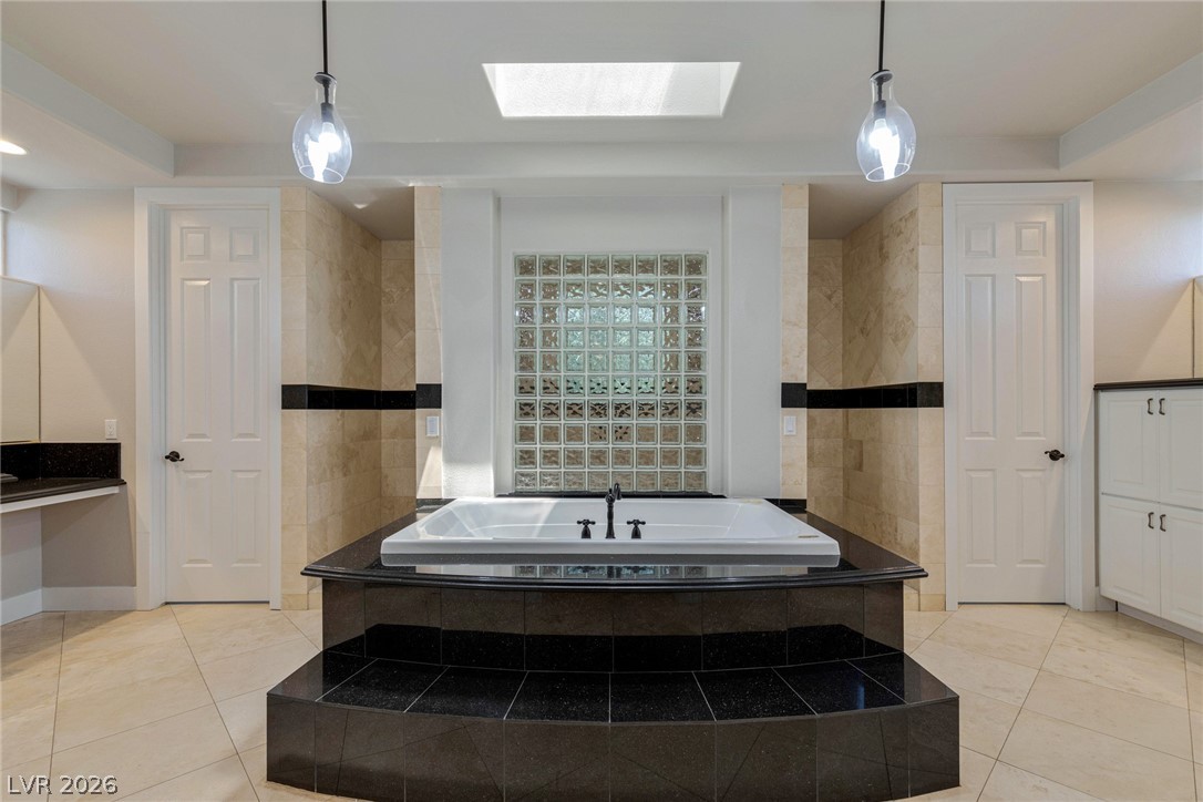 300 Kingsclear Court Las Vegas NV 89145