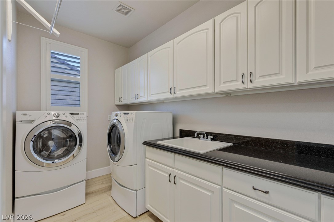 300 Kingsclear Court Las Vegas NV 89145
