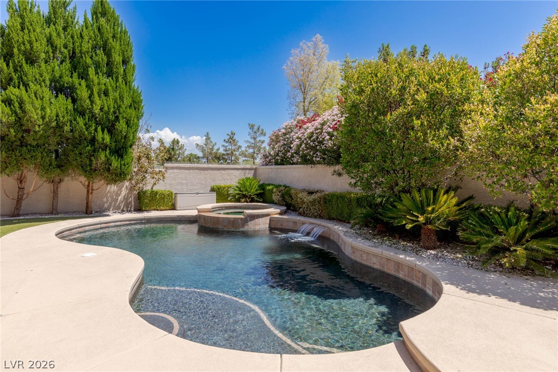 300 Kingsclear Court Las Vegas NV 89145